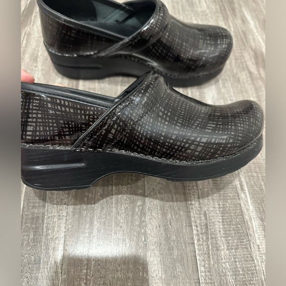 Dansko Professional Clog- Patent Leather, Women’s 8.5 - Picture 8 of 15
